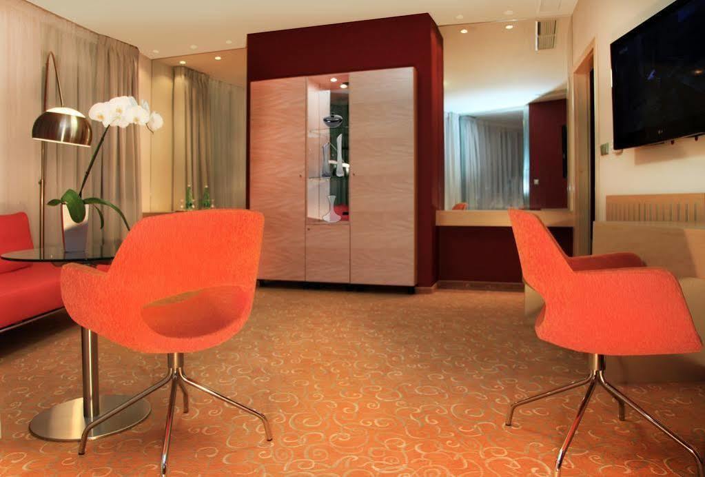 אוטרוקויס Orea Hotel Atrium מראה חיצוני תמונה